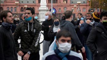 la pandemia es falsa, la insolita marcha en plaza de mayo