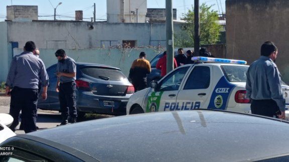 Encontraron el auto y ahora intentan dar con los asaltantes&nbsp;