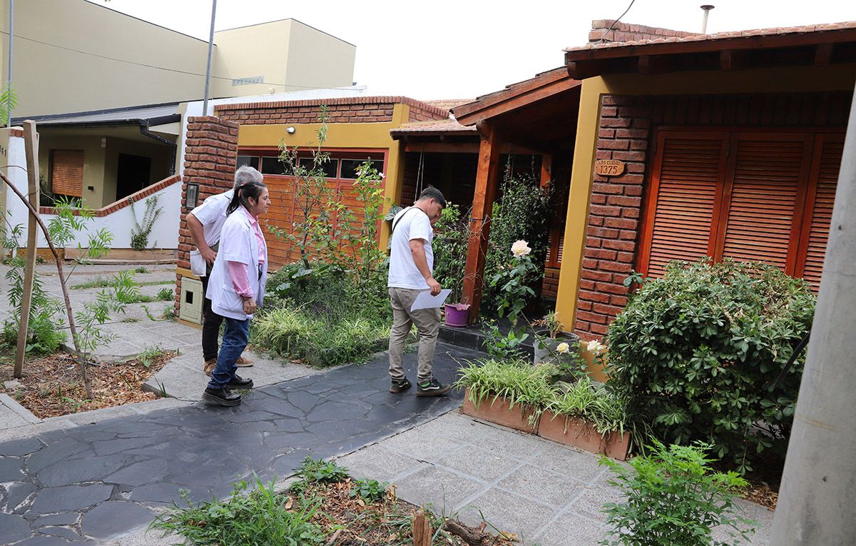 Los equipos de salud recorrerán nuevamente casas en Cipolletti para detectar y erradicar criaderos de mosquitos del Dengue.