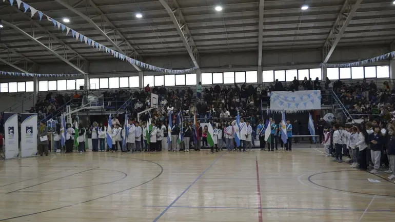 El Complejo Deportivo Municipal es un espacio de encuentro para la comunidad de Cipolletti, deportistas y estudiantes.&nbsp;