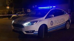 El adolescente de 17 años impactó de frente contra la estructura de madera. | LMCipolletti.com El adolescente de 17 años impactó de frente contra la estructura de madera.