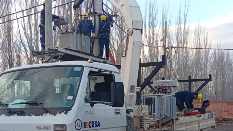 Edersa realizó la conexión eléctrica legal para el barrio 10 de Enero.