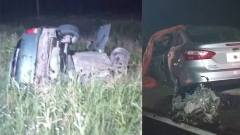 Uno de los vehículos quedó irreconocible tras el brutal accidente.