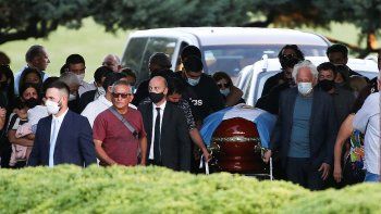 Una imagen del entierro de Diego. Una imagen del entierro de Diego.