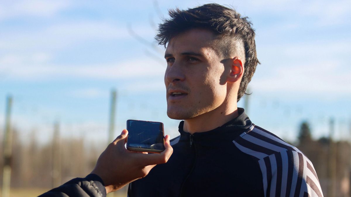 Cipolletti enfrenta a Deportivo Rincón.