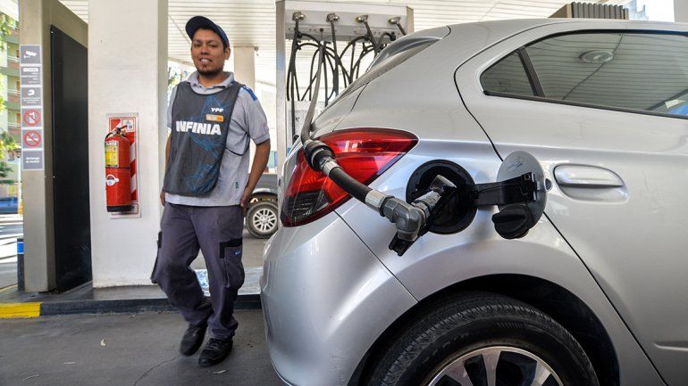 Tener un auto en Vaca Muerta cuesta unos $8 mil por mes