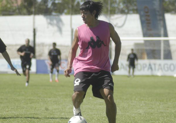 Figueroa volvió golpeado, pero seguiría en el equipo