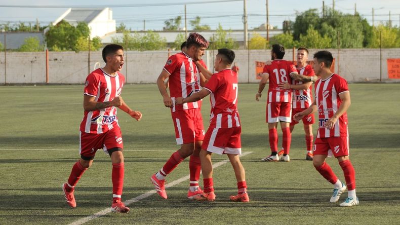 Ciro Clemente: una historia de fútbol, familia y sueños de ascenso | LMCipolletti.com Ciro Clemente: una historia de fútbol, familia y sueños de ascenso