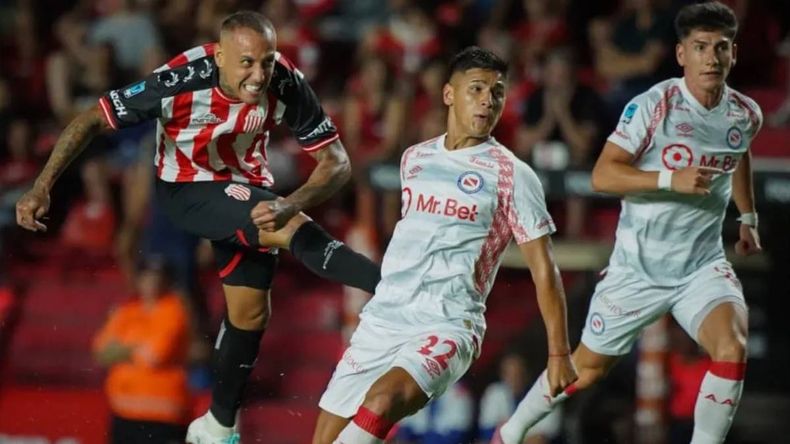 Mientras se disputa el mundial: un club de primera división se quedó sin técnico | LMCipolletti.com Mientras se disputa el mundial: un club de primera división se quedó sin técnico