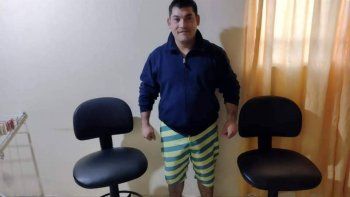 de profesion policia y de vocacion tapicero solidario