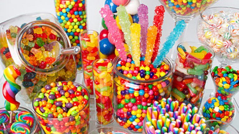 La ANMAT prohibió la venta de una marca de golosinas y cosméticos