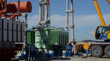 El transformador fue trasladado desde una central neuquina.