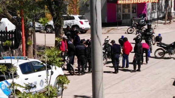 Detuvieron a cipoleños con cocaína escondida entre sus genitales 