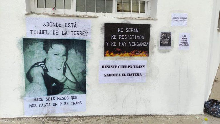 Detuvieron a jóvenes que pegaban carteles por la desaparición de Tehuel