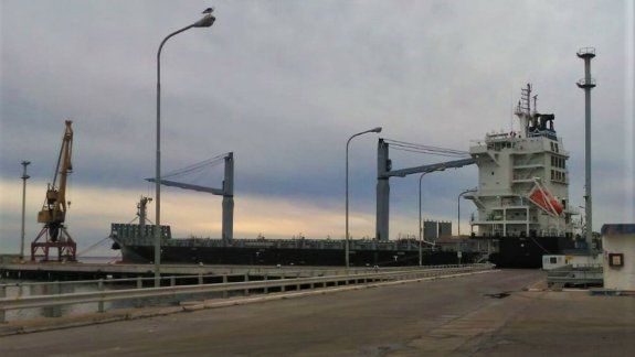Entró al puerto de SAE el ultimo barco de la temporada