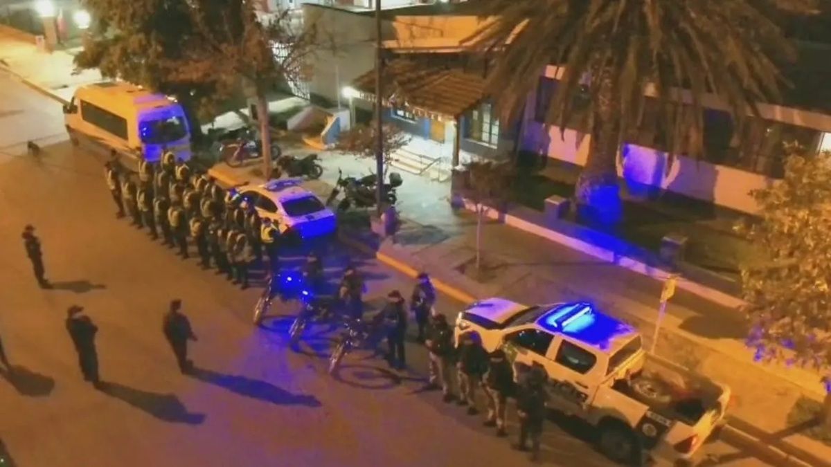El despliegue policial se llevó a cabo en distintos puntos de la ciudad rionegrina. Foto: Gentileza.