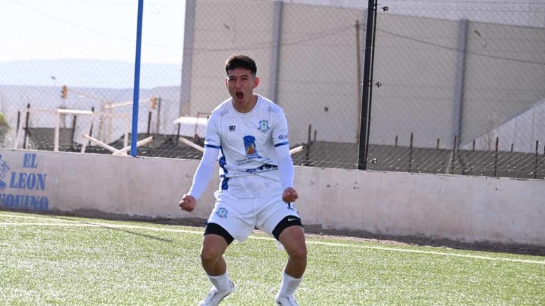Deportivo Rincón tiene a su Riquelme inspirado y se acerca a la clasificación