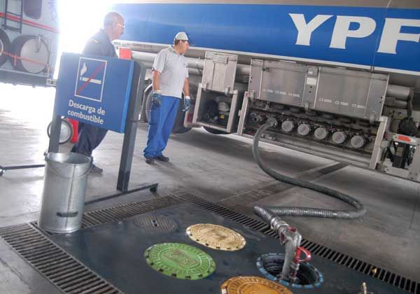 El precio de los combustibles bajará un 5 por ciento