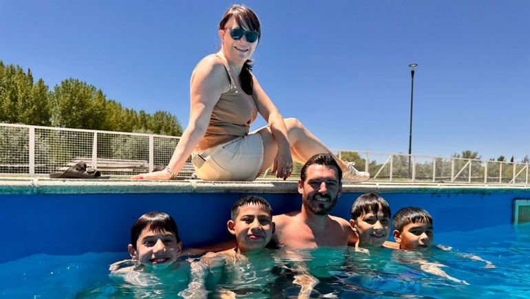 El Natatorio Municipal funcionará de martes a domingo desde las 14 hasta las 20 horas. Los lunes permanecerá cerrado. El Natatorio Municipal funcionará de martes a domingo desde las 14 hasta las 20 horas. Los lunes permanecerá cerrado.