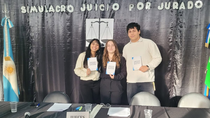 Estudiantes del ESRN 5 de Cipolletti participaron de un simulacro de juicio por jurados dictado por el Poder Judicial.