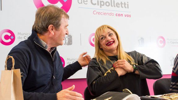 Apenas 48 horas antes de las denuncias cruzadas, Tortoriello y Oliveras cruzaron elogios en la Muni.