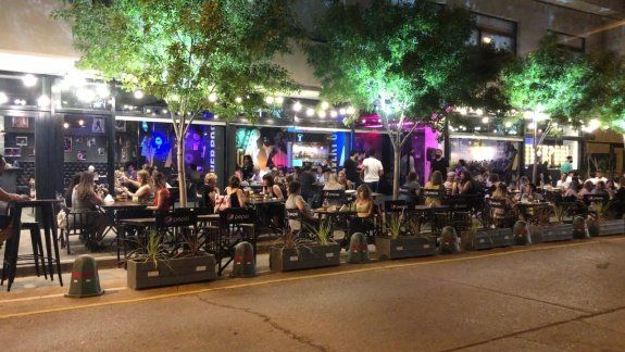 Comerciantes mantienen su horario