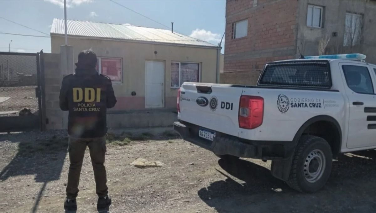 Uno de los allanamientos del martes en Santa Cruz: se hicieron seis en simultáneo, en cárceles de Río Gallegos, Pico Truncado y San Julián, y en tres viviendas.&nbsp;