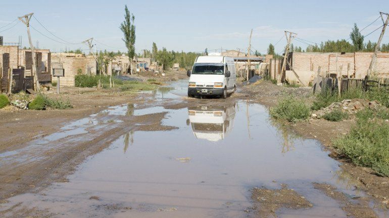 La lluvia trajo complicaciones en muchas calles de la ciudad