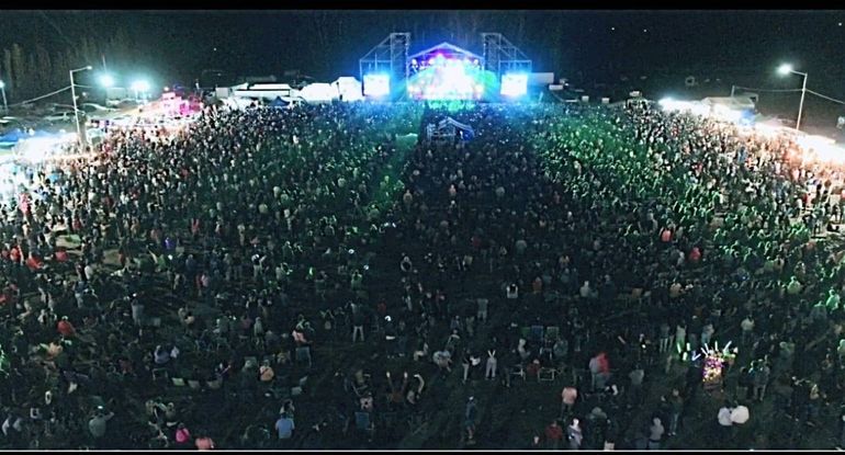 Una multitud asistirá a la Fiesta del Petróleo y la Energía en Catriel. | LMCipolletti.com Una multitud asistirá a la Fiesta del Petróleo y la Energía en Catriel.