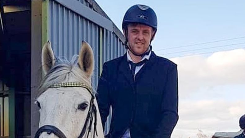 Se hizo pasar por una mujer en una aplicación de citas por un insólito motivo y ahora podría ir a prisión.