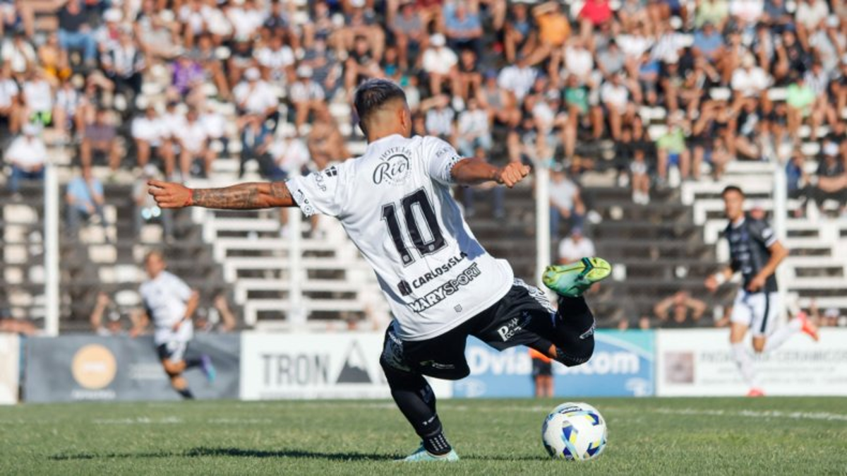 Cipolletti vuelve a jugar en su estadio.