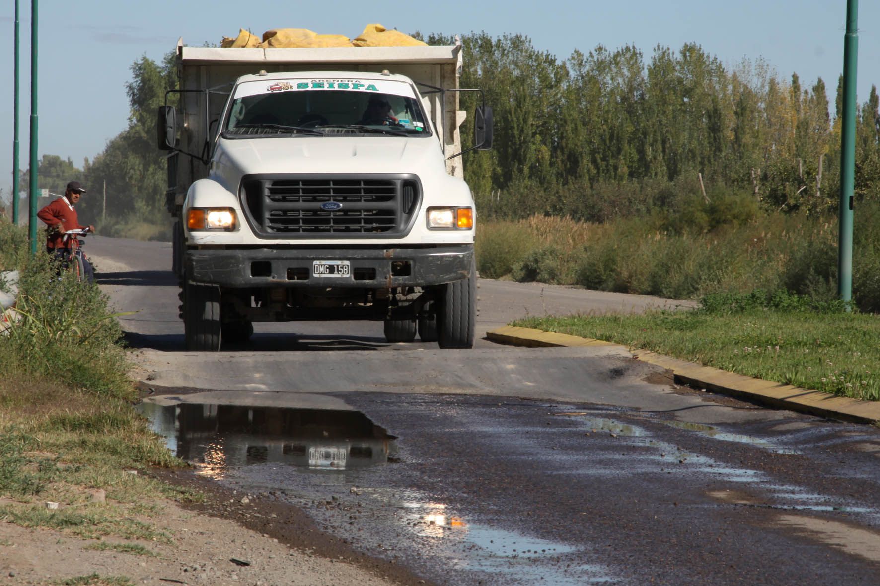 Rotonda acceso Biló de Allen en mal estado