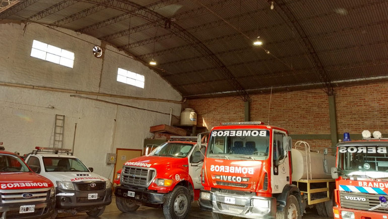 La nueva autobomba importada se suma a una amplia flota que cuenta el personal para emergencias.