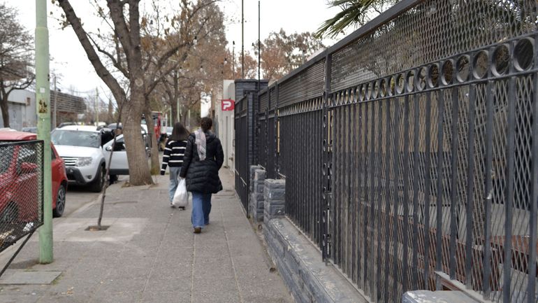 Según indicaron los vecinos, los propietarios del local les han prohibido el ingreso producto de los reiterados reclamos.