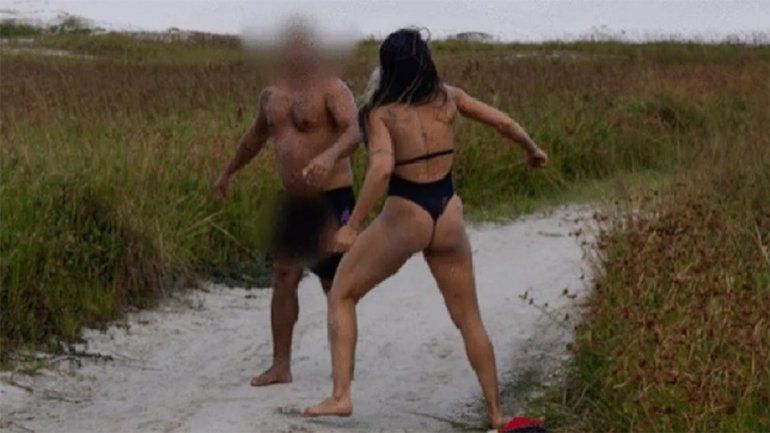 Se masturbó delante de una luchadora y se llevó terrible paliza