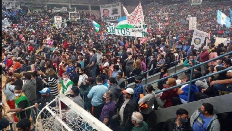 Multitudinario acto de Juntos y la militancia en Cipolletti