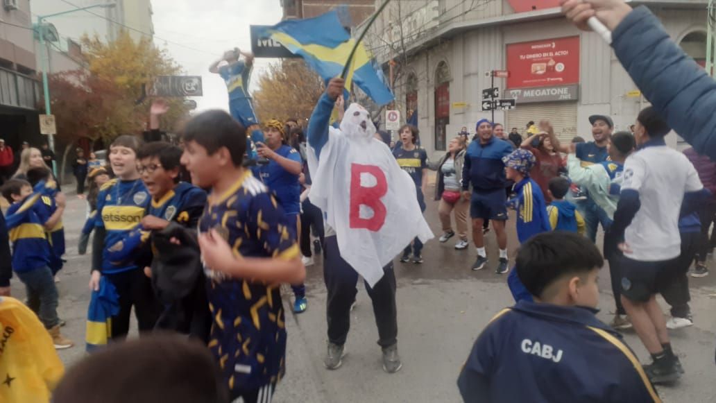 Boca ganó otro clásico y en Cipolletti sus hinchas salieron a festejar.&nbsp;