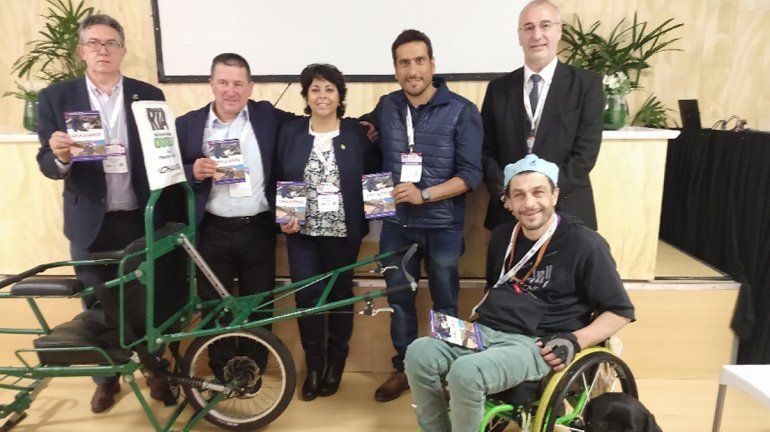 Inclusión turística: Río Negro presentó una silla para hacer trekking adaptado