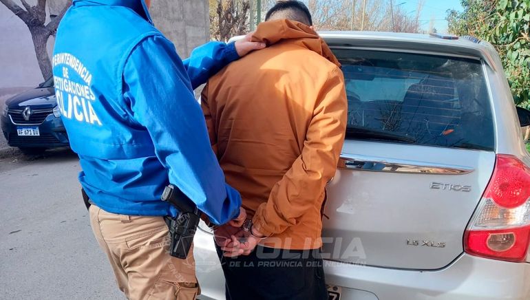 El Etios robado en Oro fue recuperado en Neuquén por la policía de esa provincia. Detuvieron a un hombre que lo conducía.&nbsp;