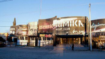 Flame, el boliche del complejo ubicado frente al puesto de la Policía Caminera, donde el condenado conoció a la víctima. El local ya no está en funcionamiento.&nbsp;