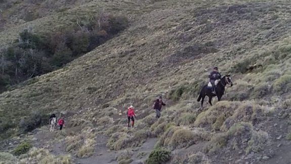 Salieron de travesía y estuvieron perdidos en la montaña 12 horas 
