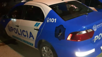 La policía de Caleta Olivia encontró el cuerpo luego del alerta de un vecino del fallecido, que fue a buscarlo y se ecnontró con la puerta cerrada, las llaves puestas del lado de adentro y ninguna respuesta. La policía de Caleta Olivia encontró el cuerpo luego del alerta de un vecino del fallecido, que fue a buscarlo y se ecnontró con la puerta cerrada, las llaves puestas del lado de adentro y ninguna respuesta.