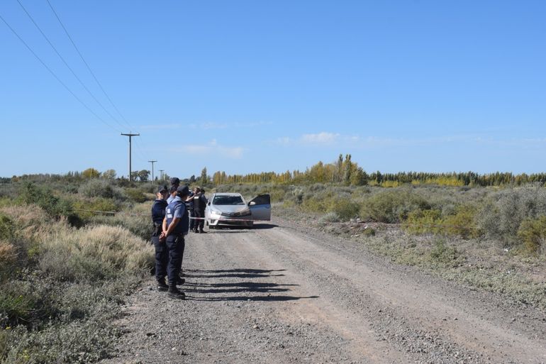 Recuperan un auto robado luego de una extensa persecución.