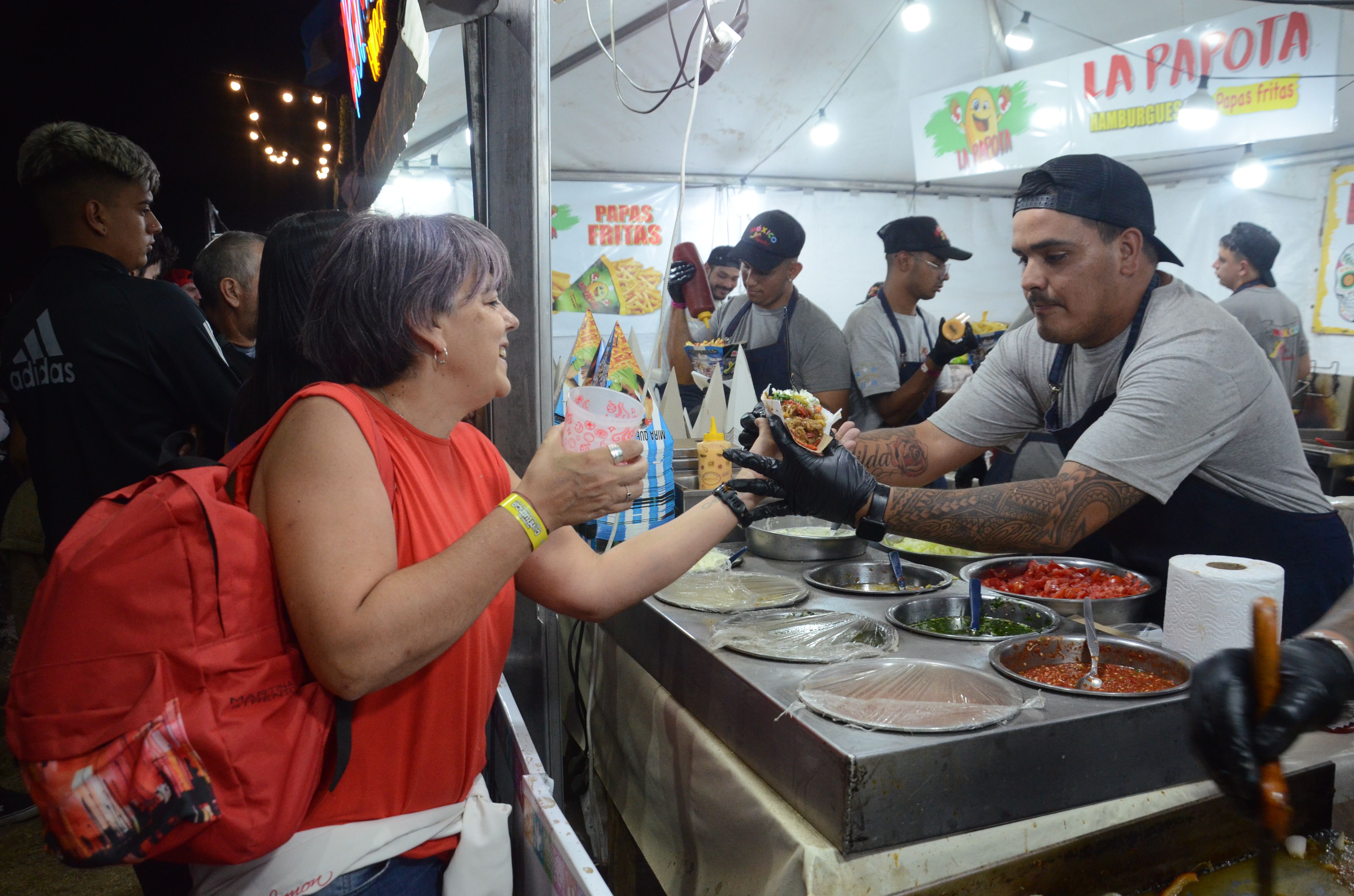 ¿Cuánto sale comer en familia en la Fiesta de la Confluencia?