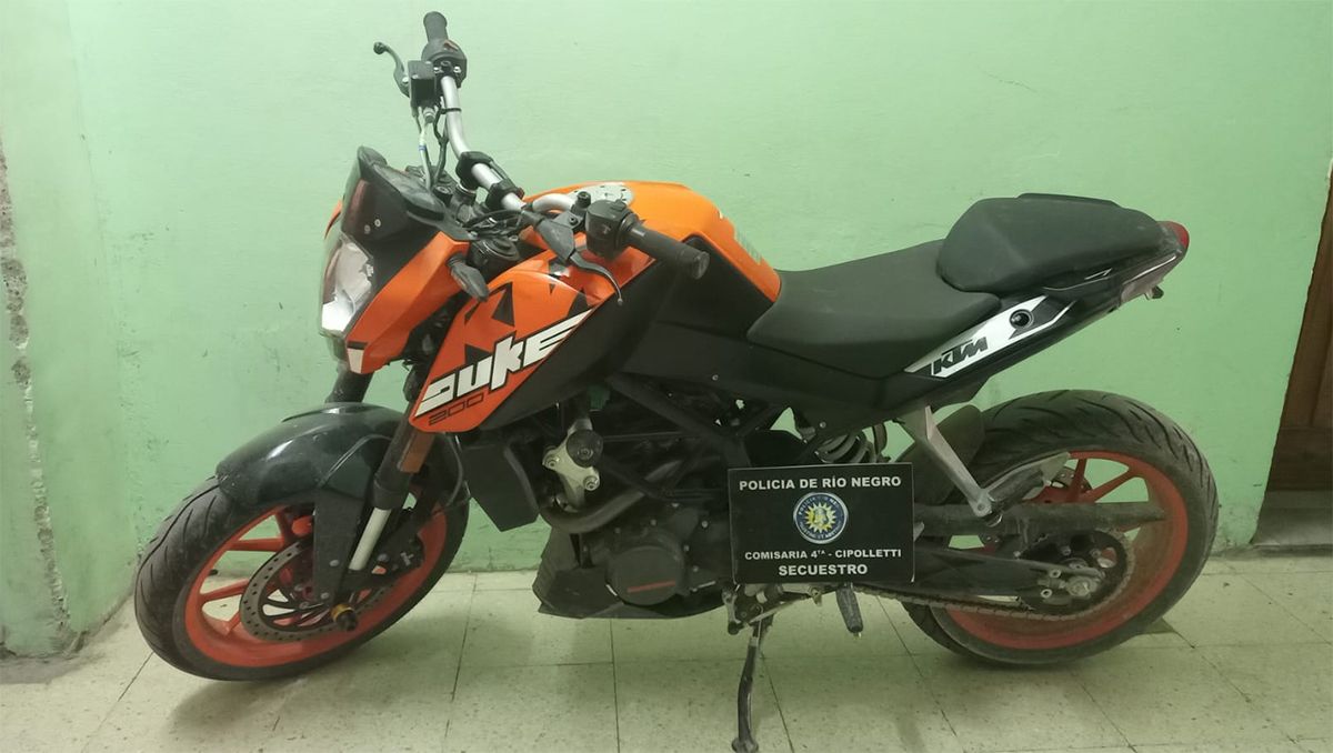 Los atraparon con una costosa moto robada