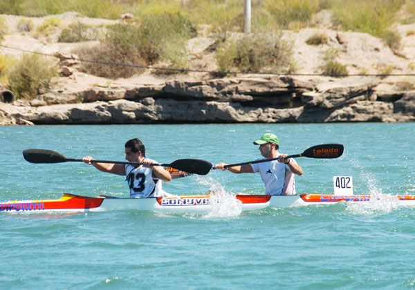 La canoa cipoleña sigue en camino