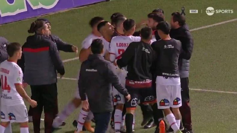 Cuál fue el jugador argentino que quedó detenido por la policía de Chile tras un partido