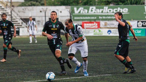 En la carrera por clasificar, Villa Mitre es uno de los rivales de Cipo.