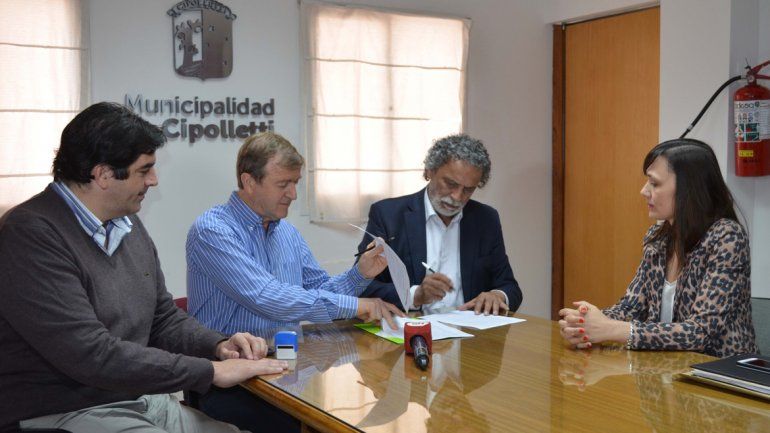 El acuerdo con el municipio cipoleño fue firmado ayer.