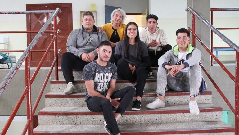 Orgullo: grupo de estudiantes creó un auto eléctrico 100% cipoleño